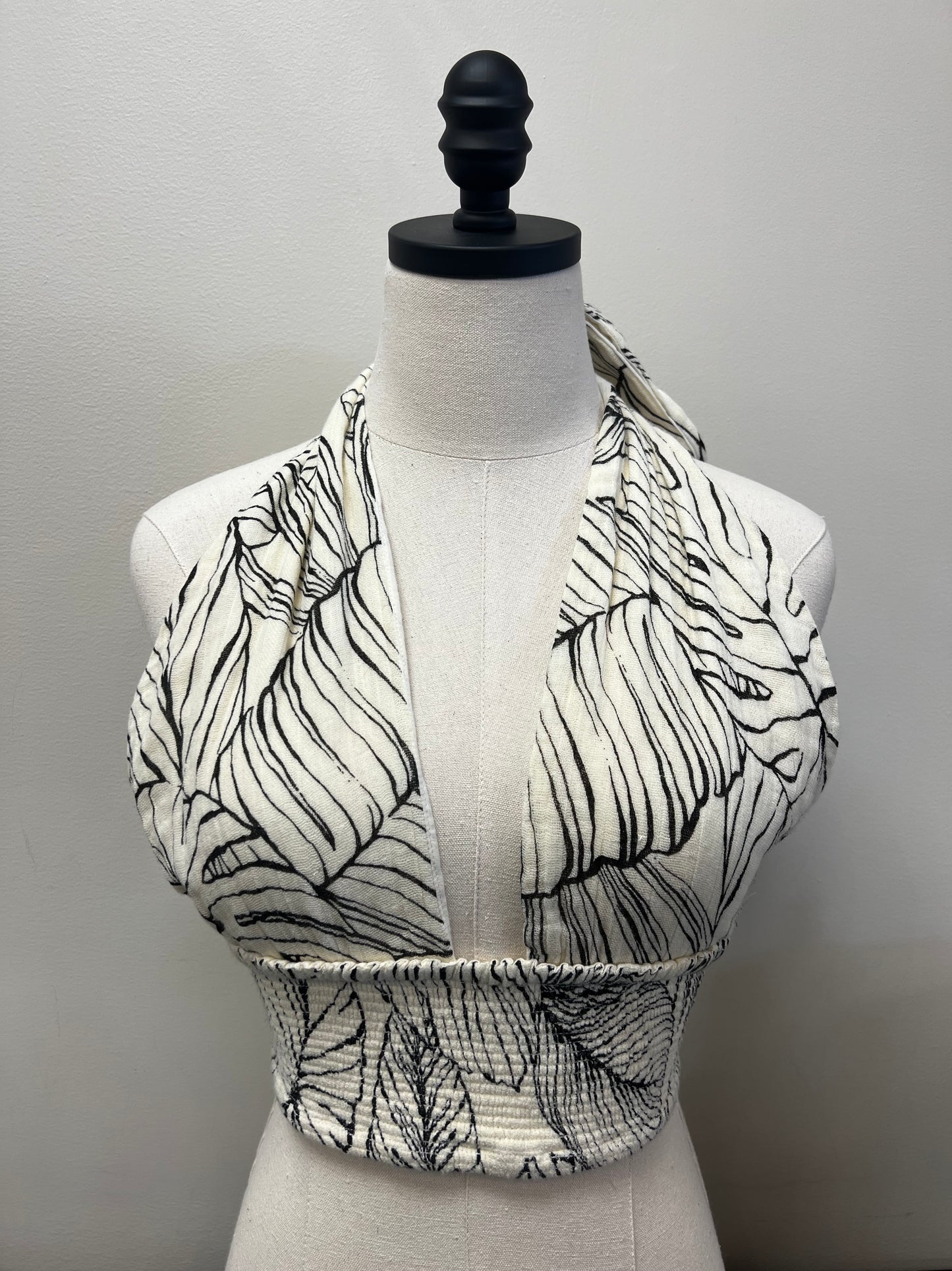 CRISS CROSS HALTER TOP