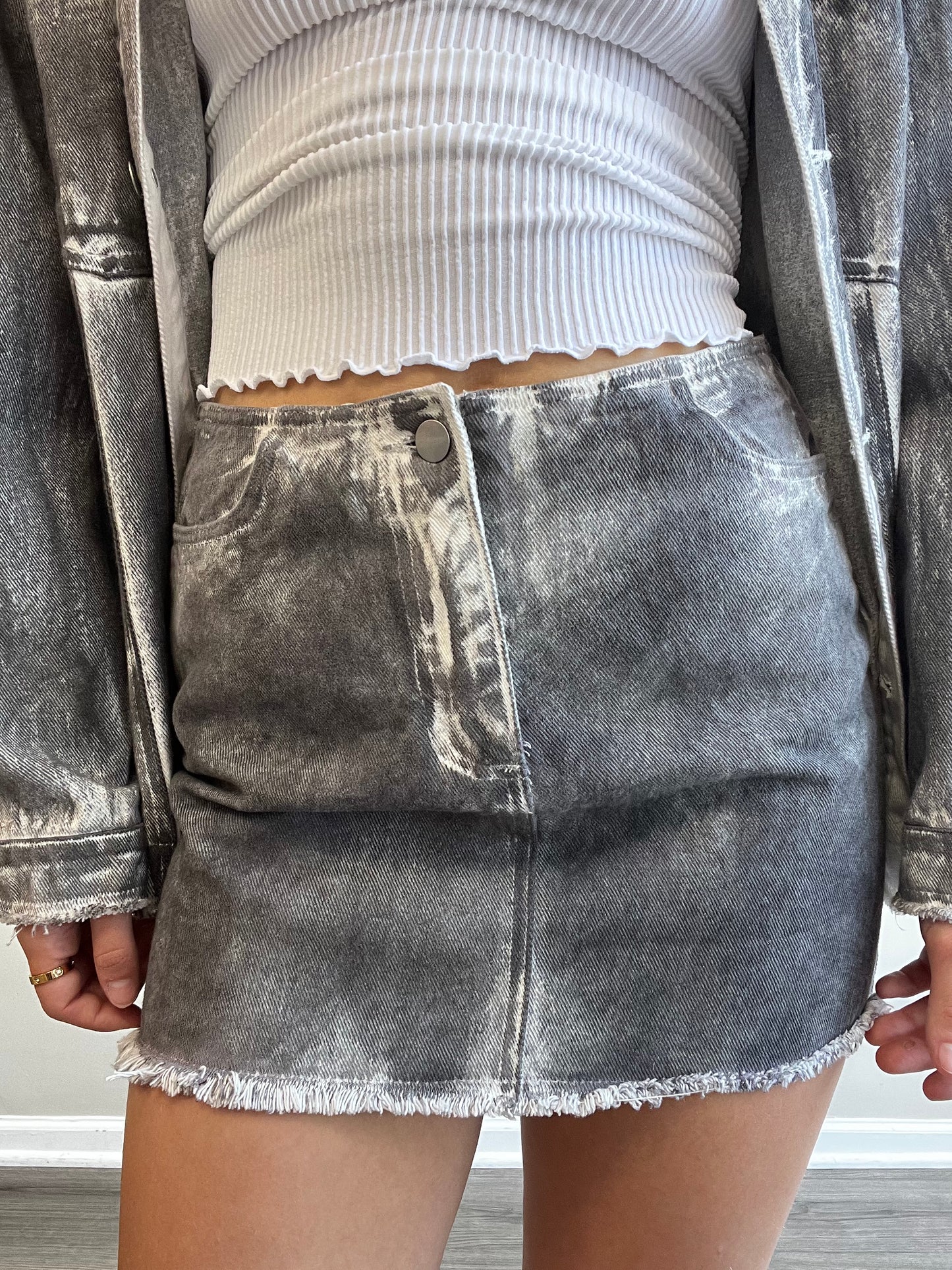 VINTAGE WASHED MID RISE DENIM SKIRT