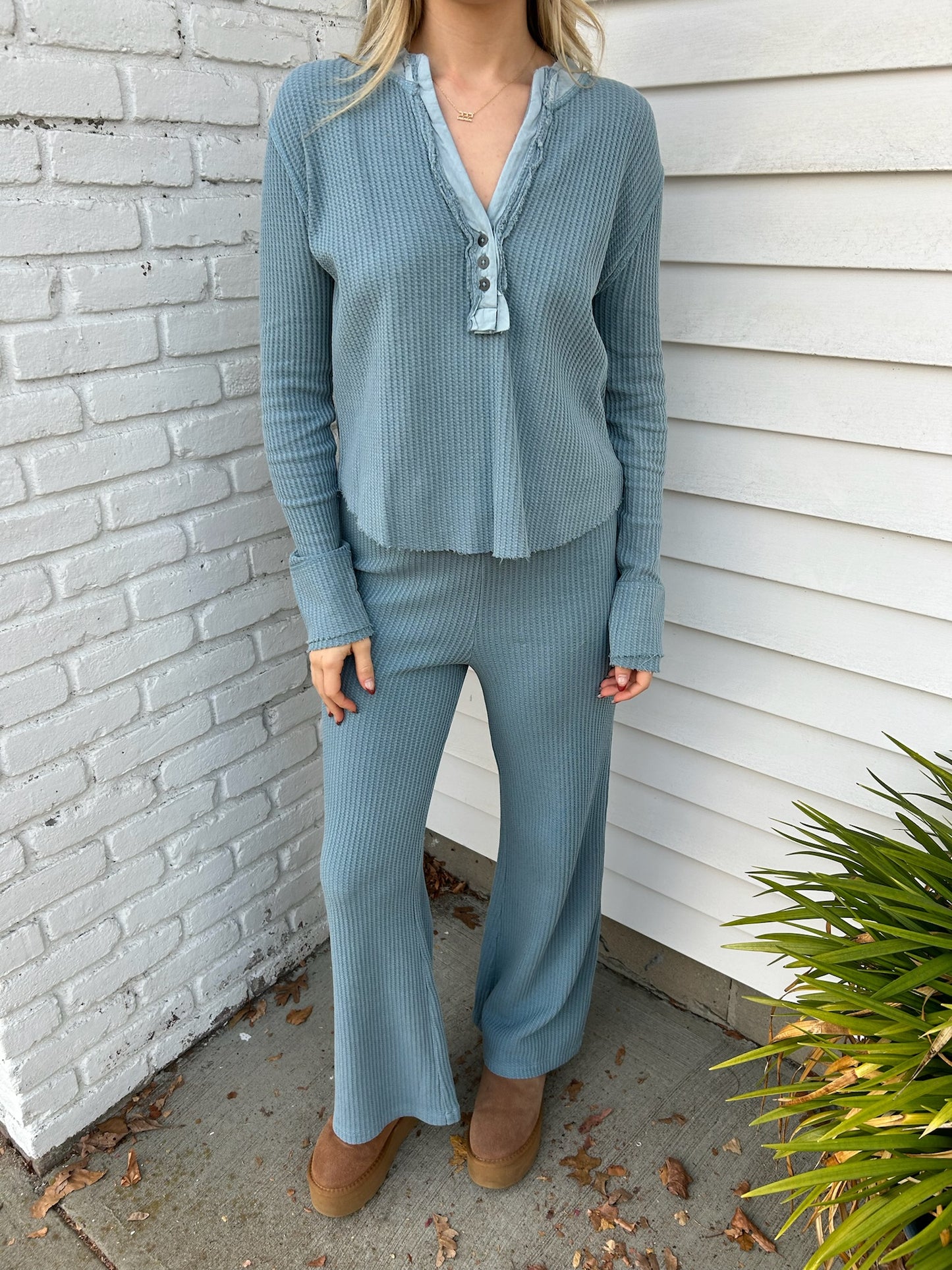 JESSICA V NECK TOP