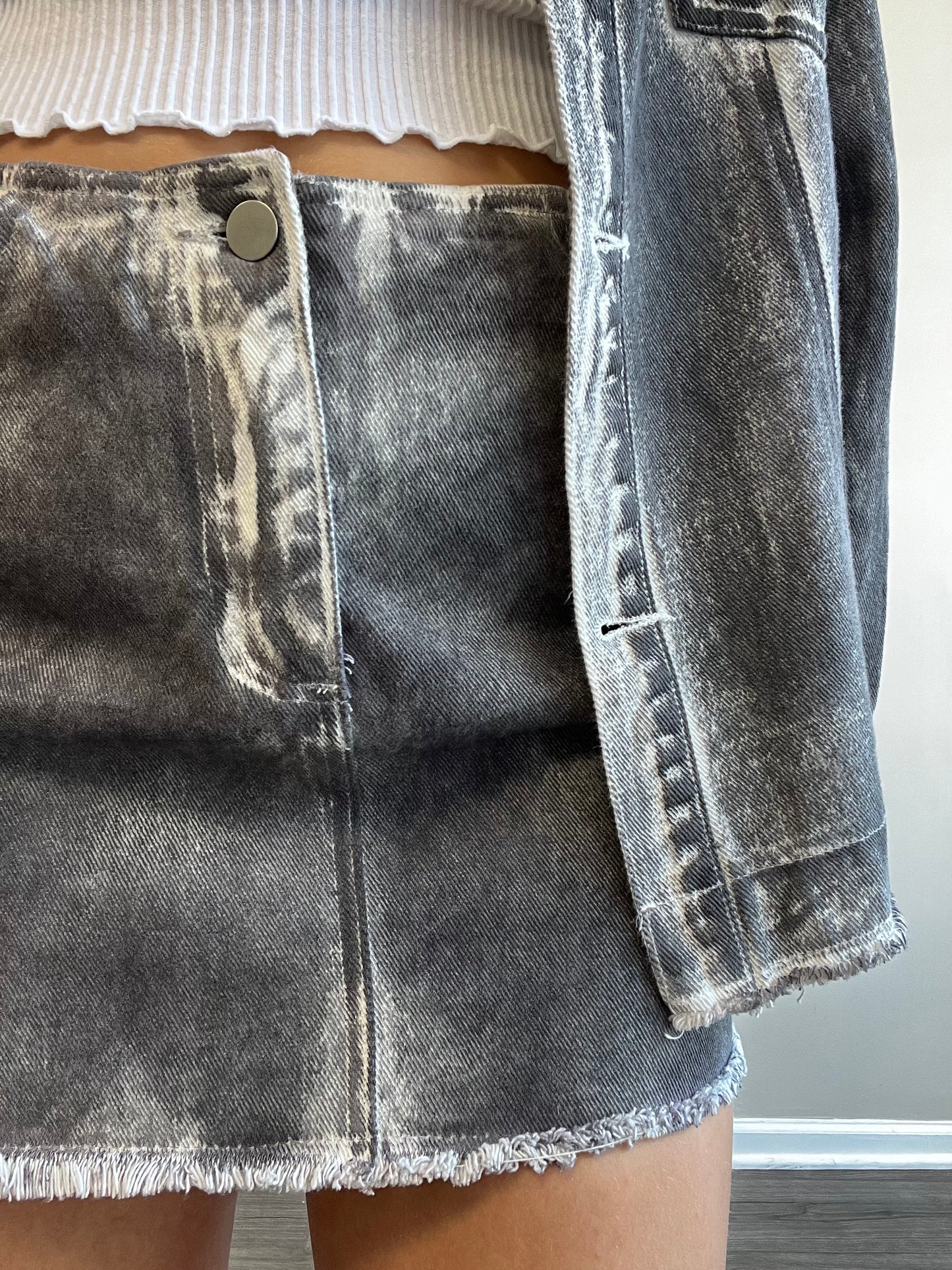 VINTAGE WASHED MID RISE DENIM SKIRT