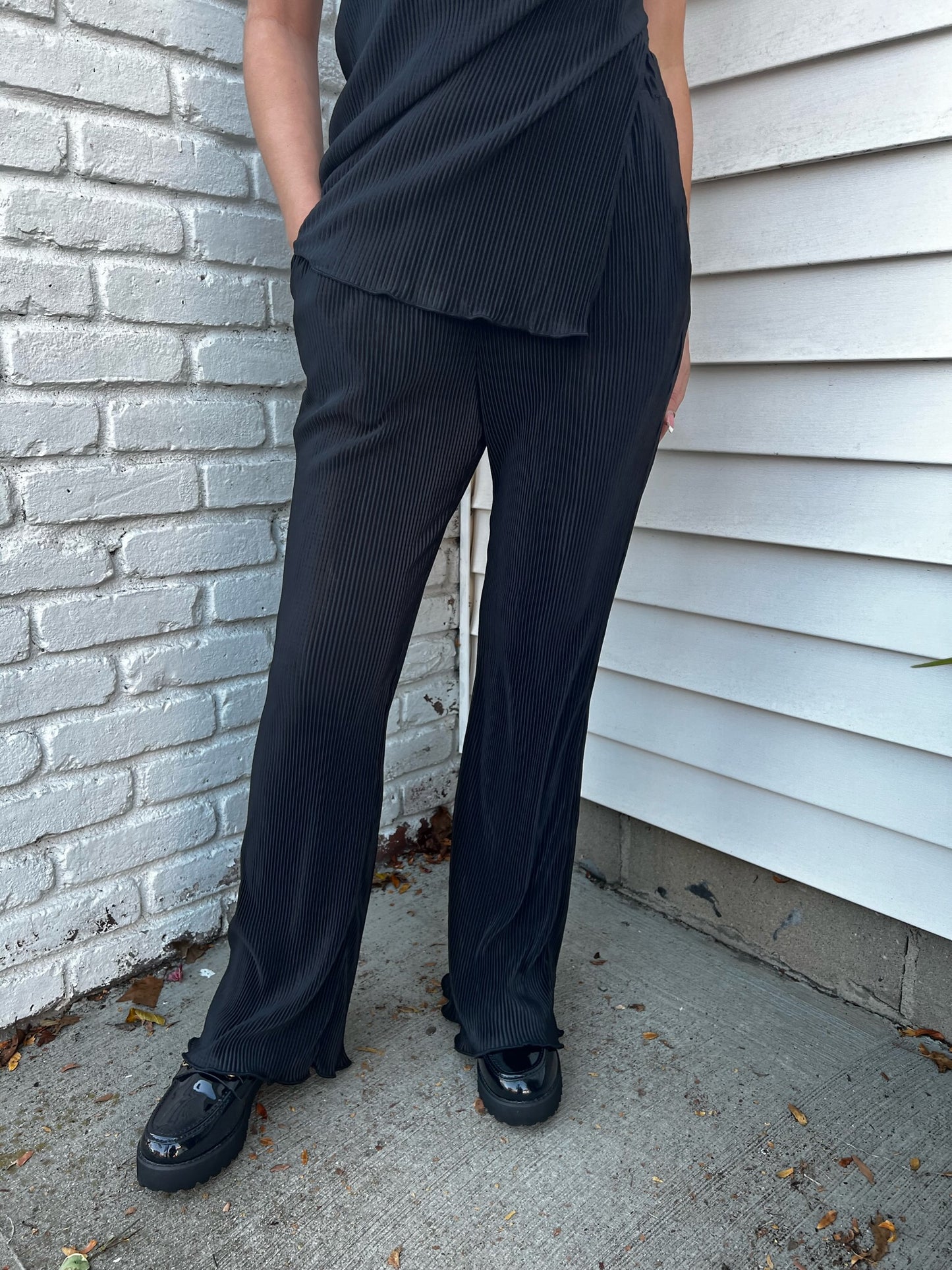 PLEATED FABRIC BOTTOM