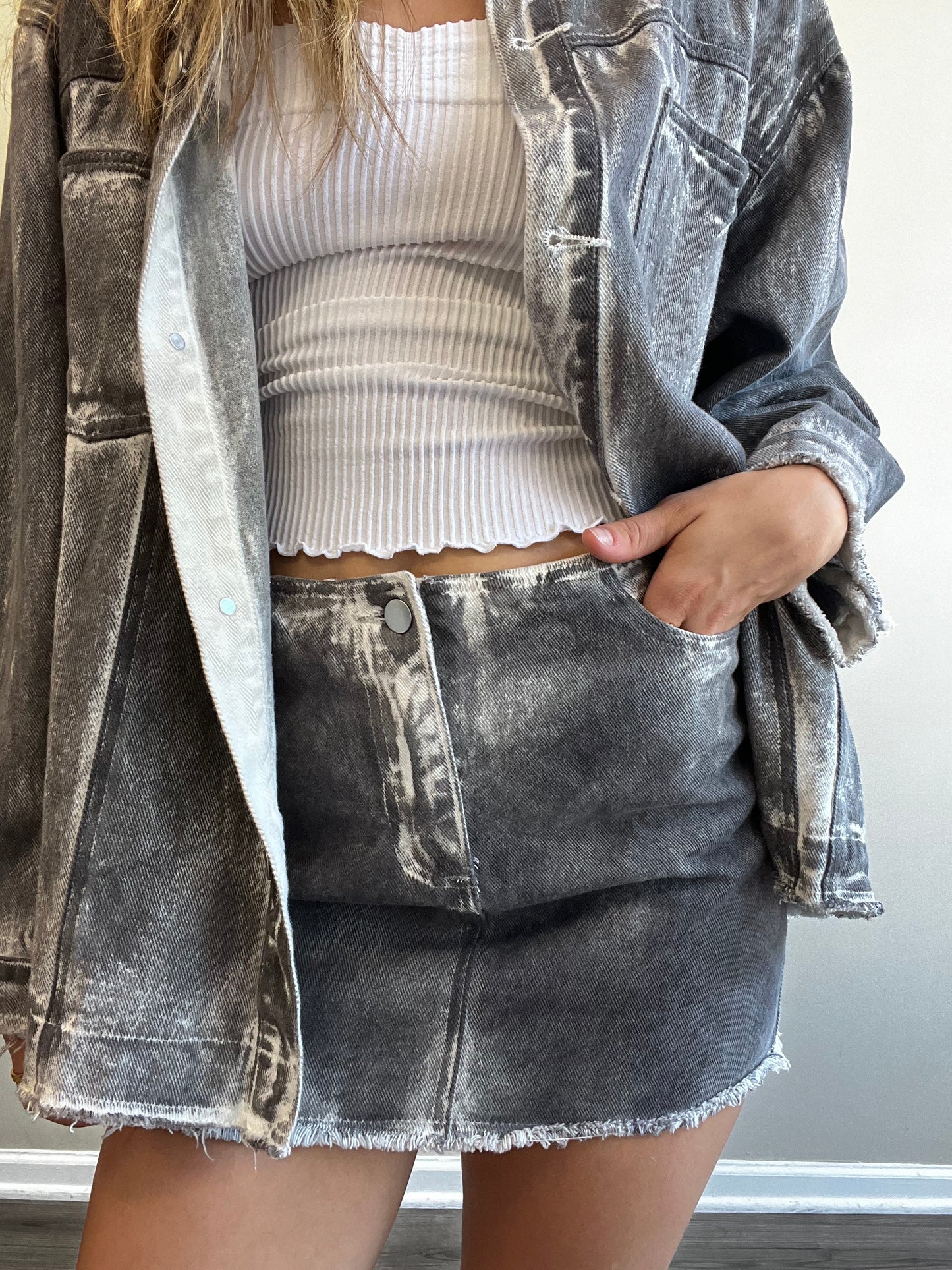 VINTAGE WASHED MID RISE DENIM SKIRT