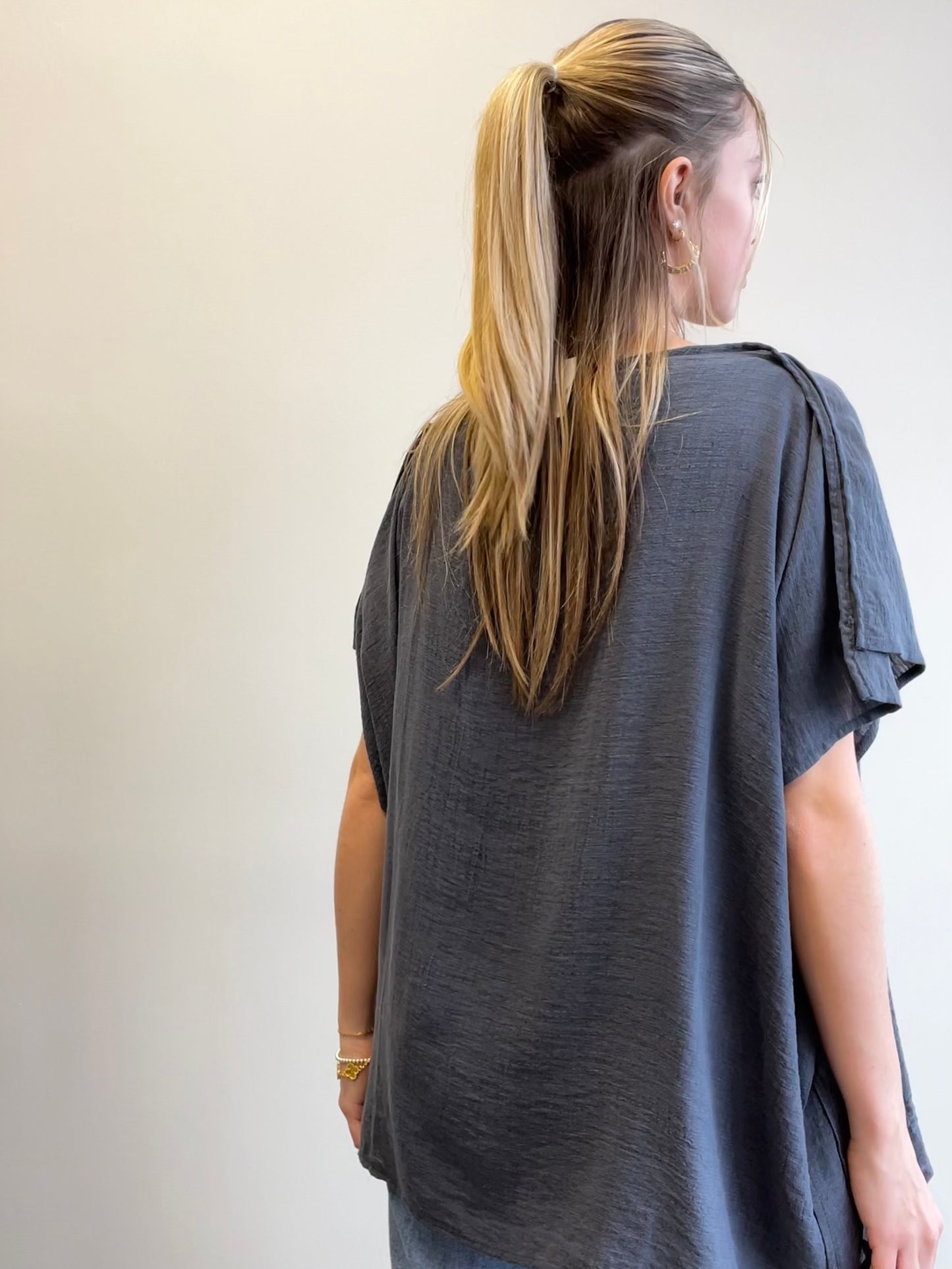 BOXY CREPE BLOUSE