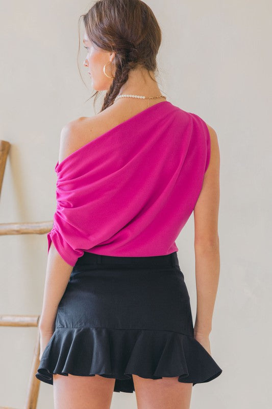 KATE SIDE RUCHED ONE SHOULDER TOP