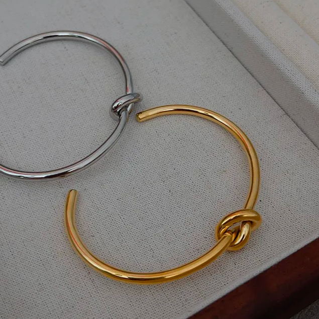 ROSE KNOT BRACELET
