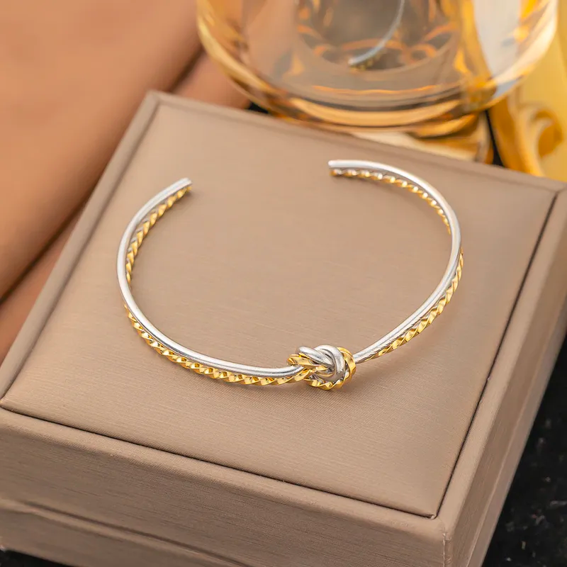 EMMA KNOT BRACELET
