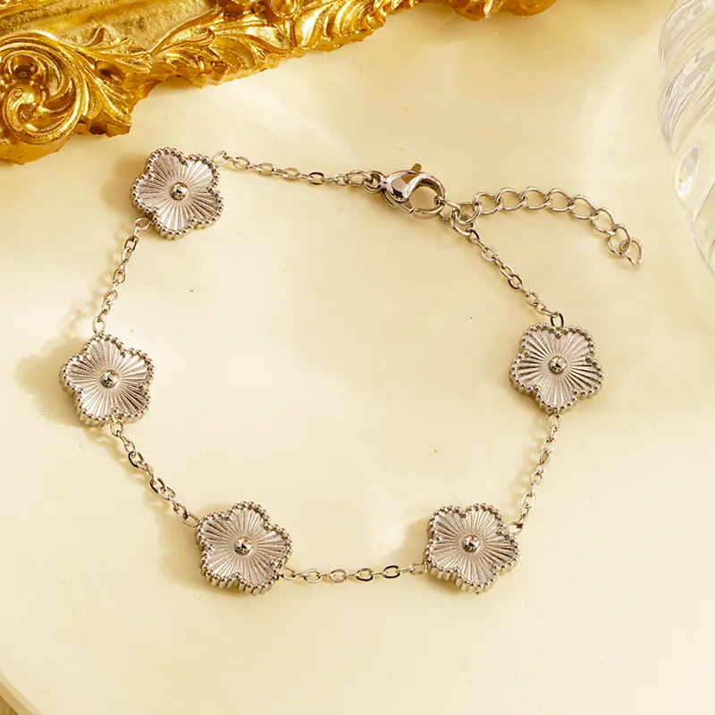 SOLID CLOVER BRACELET