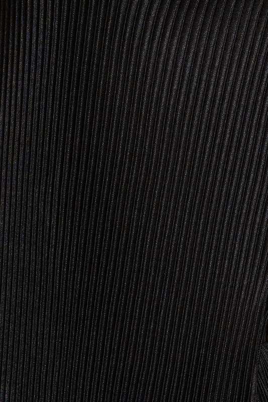 PLEATED FABRIC BOAT NECK SLEEVELESS TOP