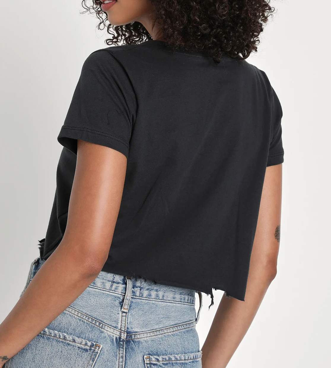 ROCK N ROLL V-NECK TEE