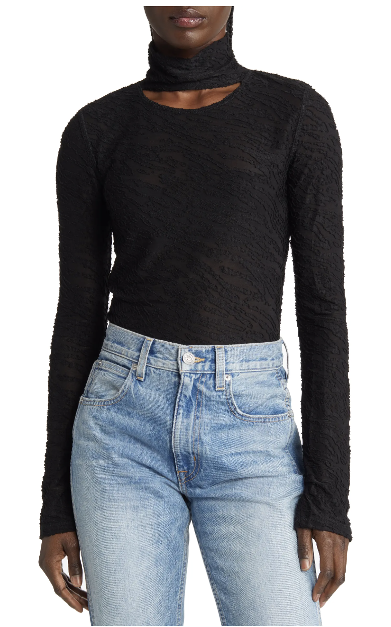TURTLENECK FRONT CUT OUT TOP
