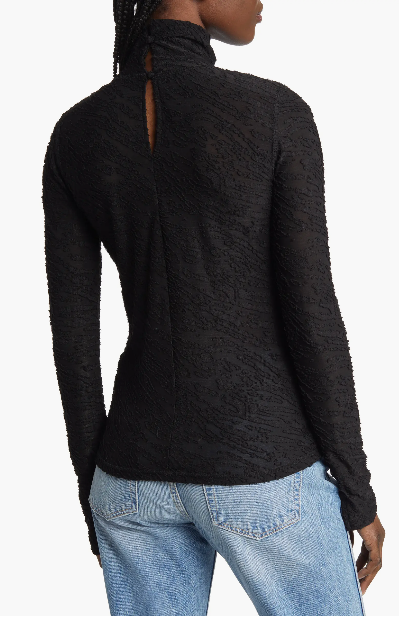 TURTLENECK FRONT CUT OUT TOP