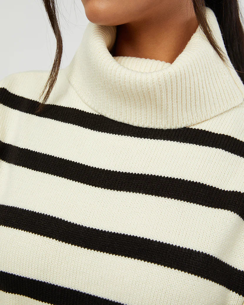 STRIPED TURTLE NECK SWEATER