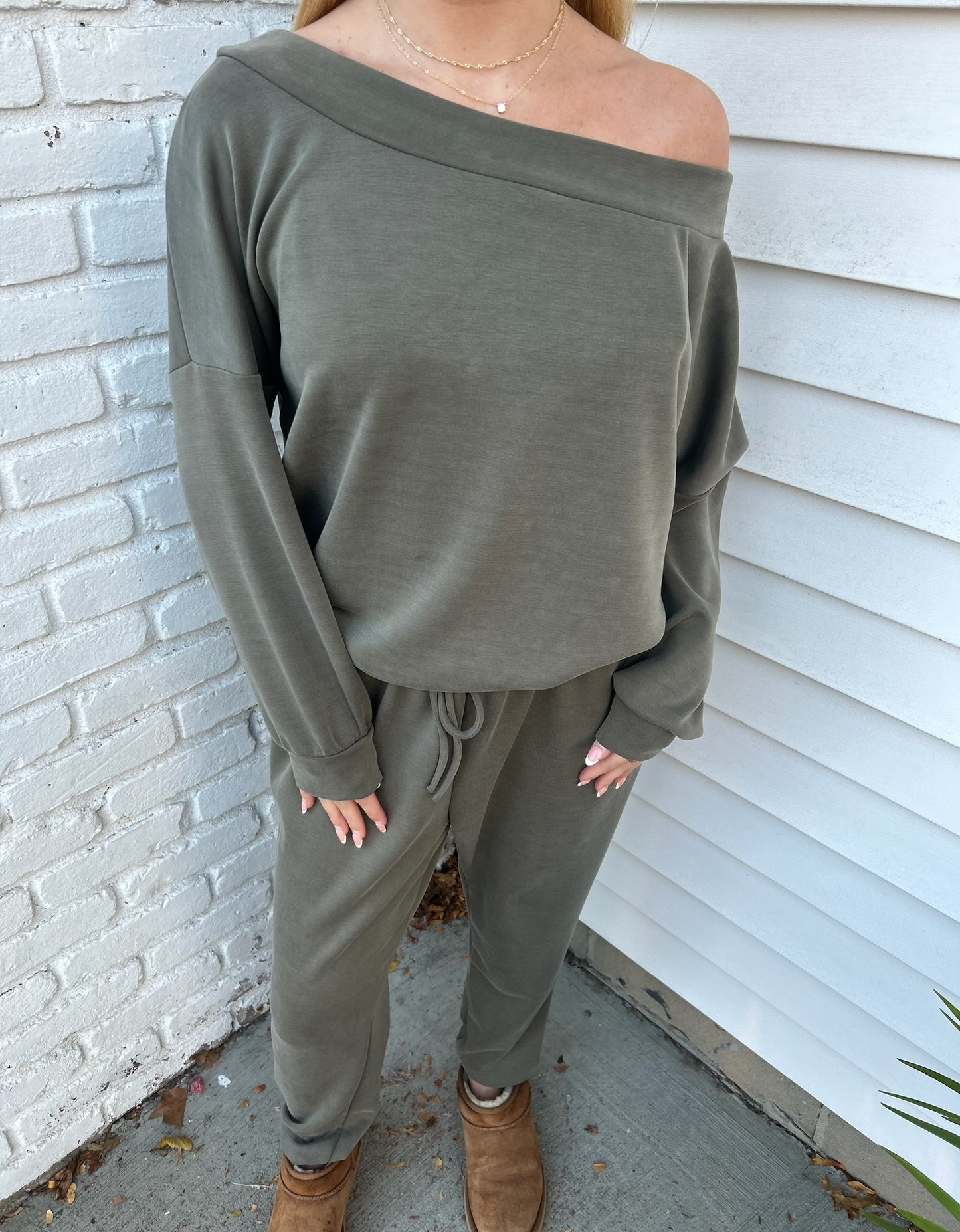 ANNA OFF SHOULDER TOP