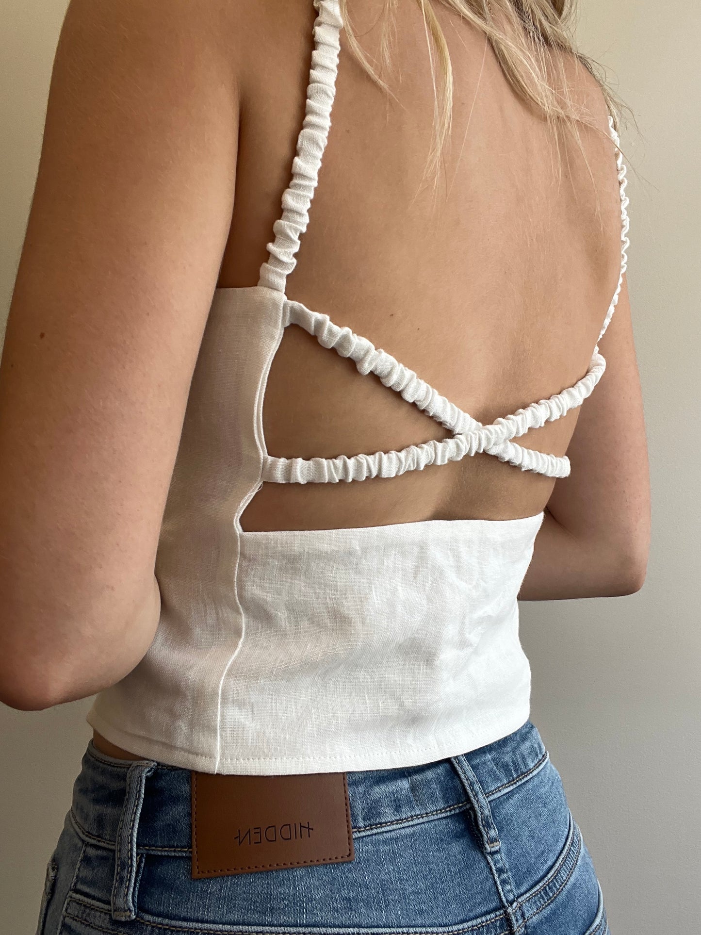 SCRUNCHY OPEN BACK TOP