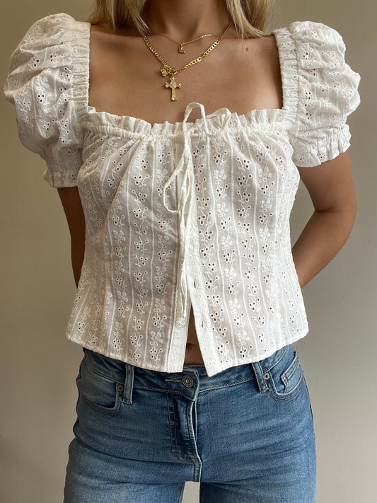 EYELET PUFF SLEEVE TOP