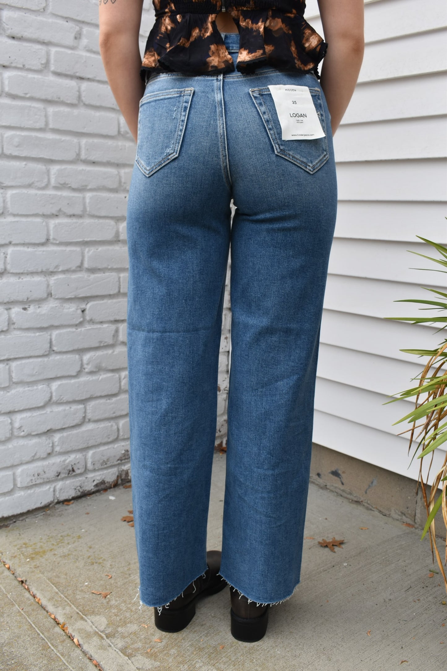 LOGAN HIGH WAIST JEANS