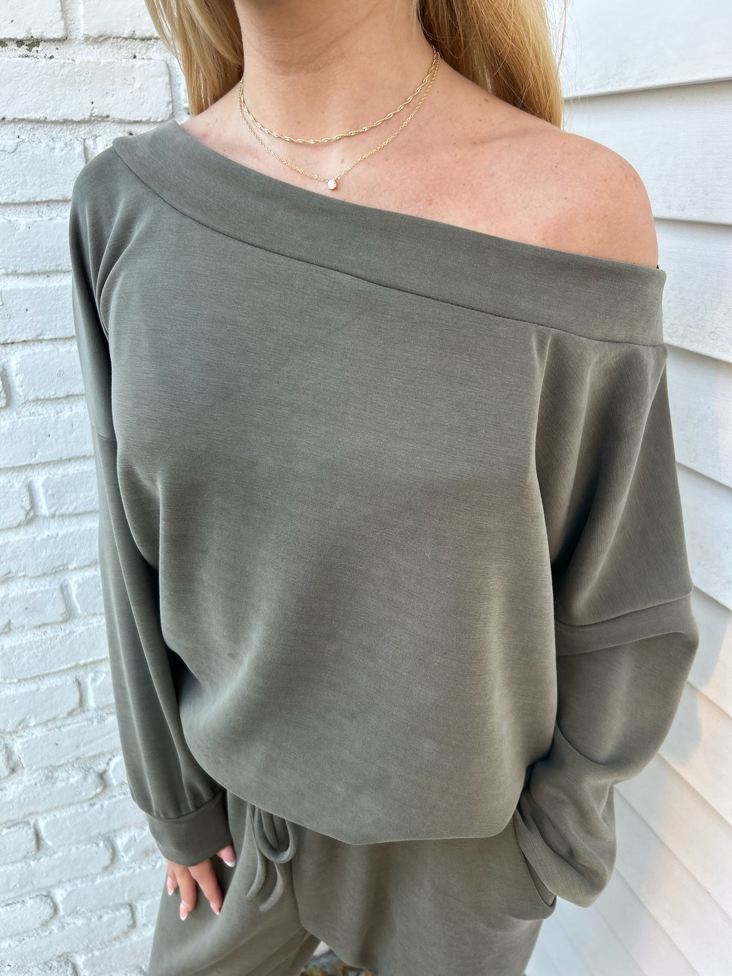 ANNA OFF SHOULDER TOP