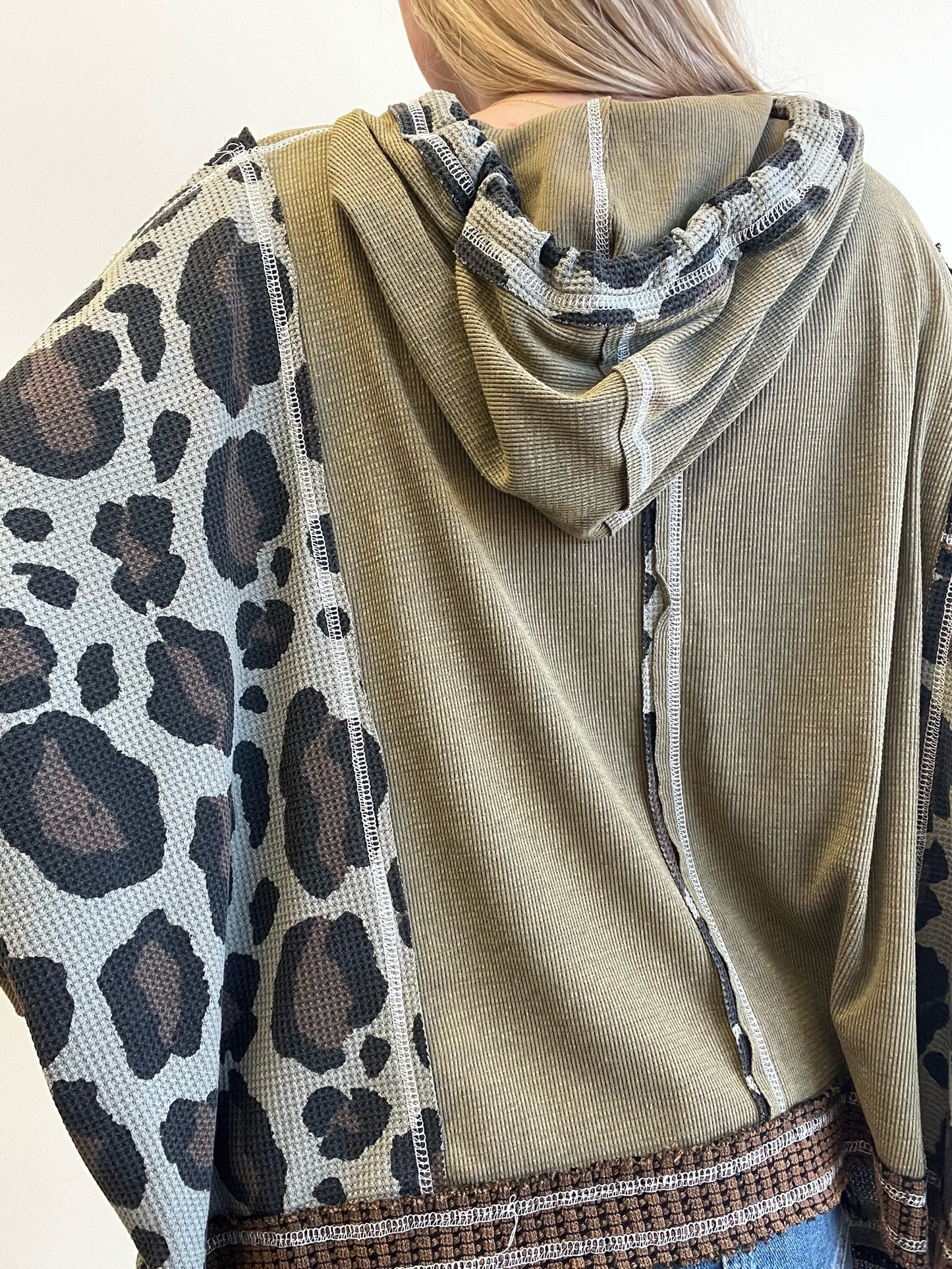ANNIE LEOPARD ZIP UP