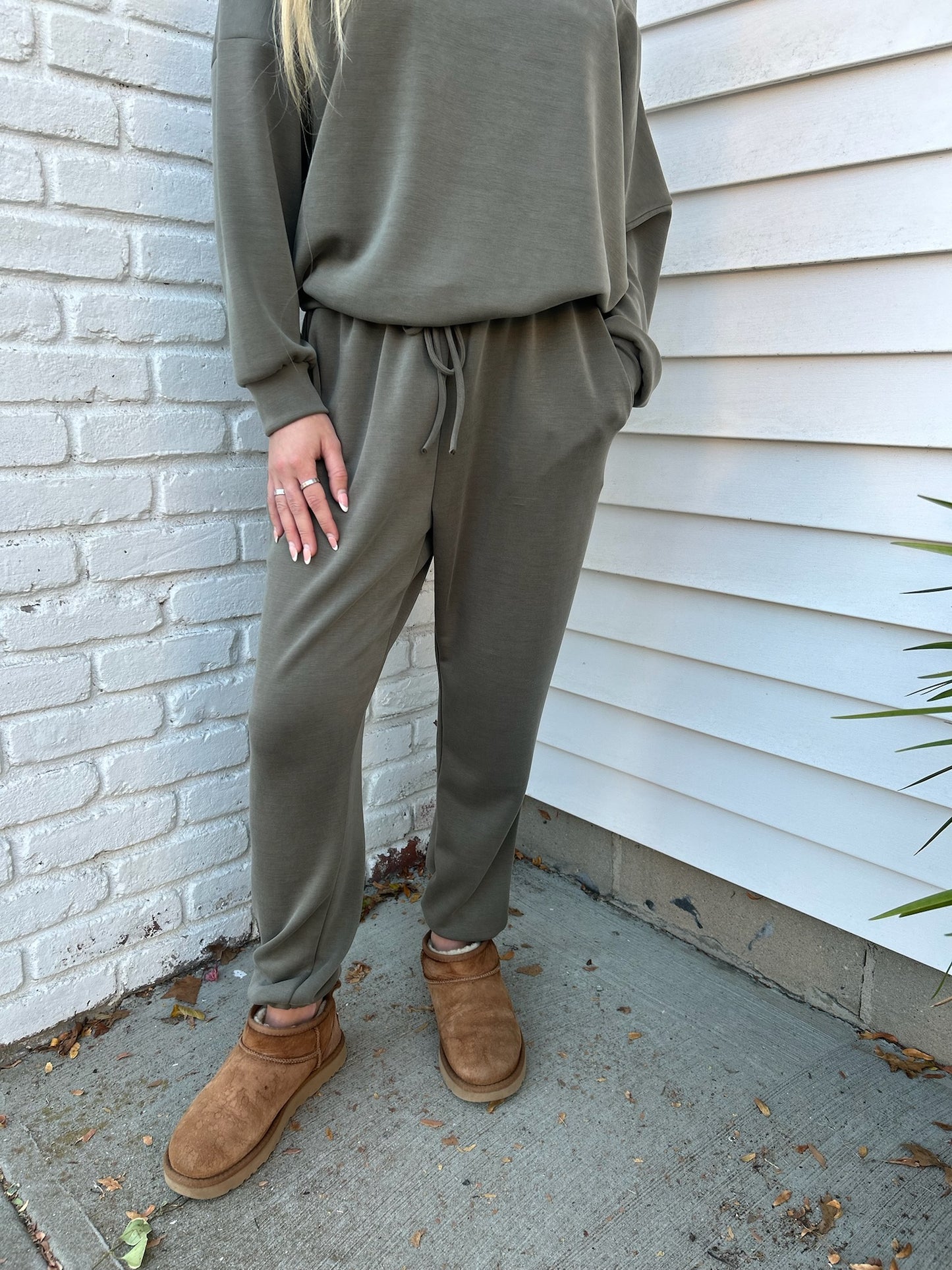 SCUBA JOGGERS