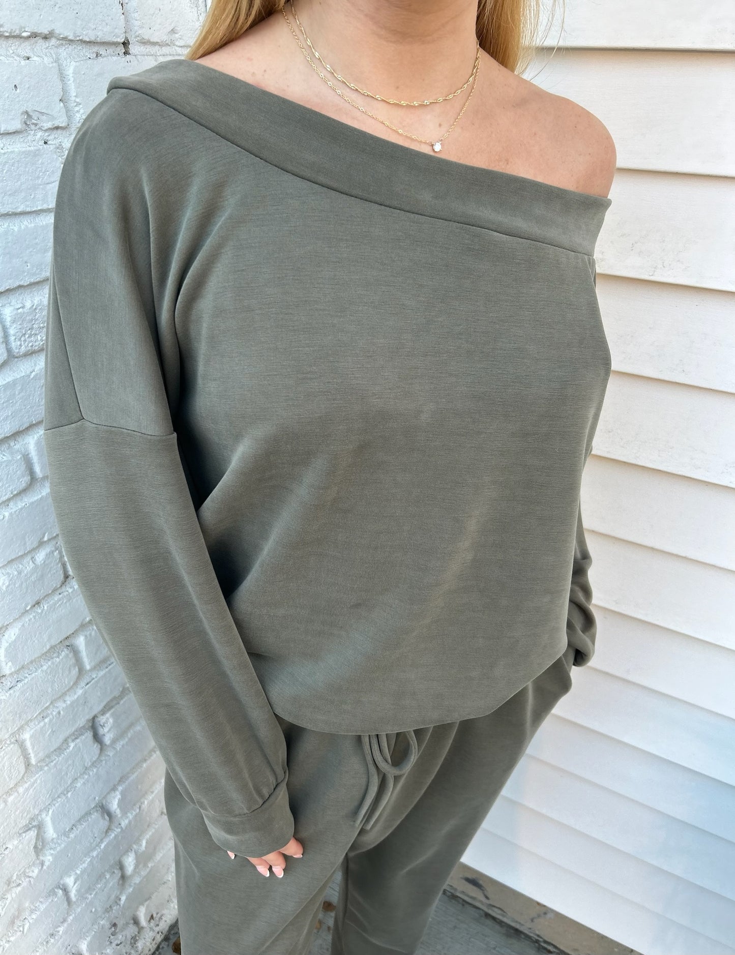 ANNA OFF SHOULDER TOP