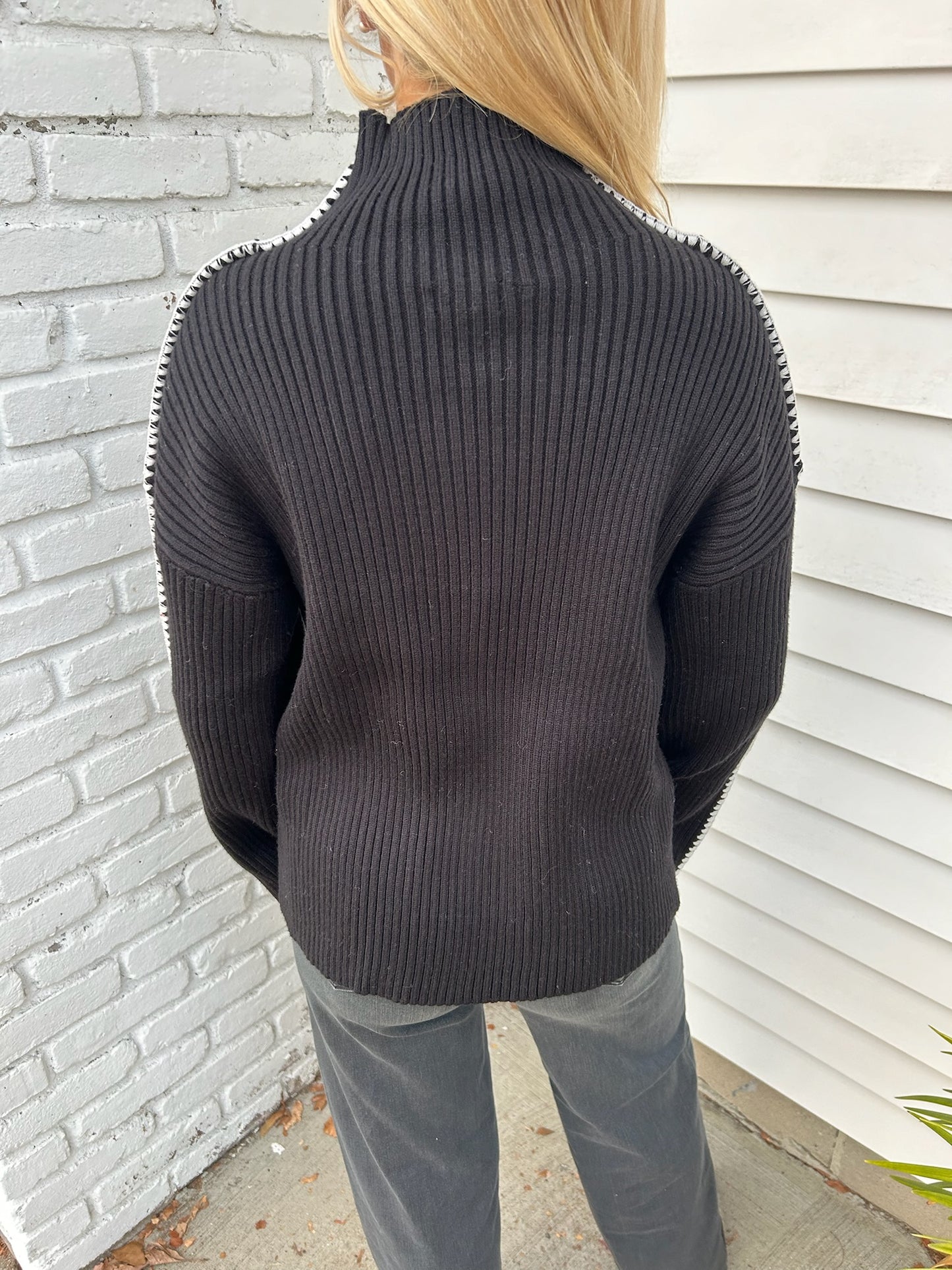 STITCH DETAIL SWEATER