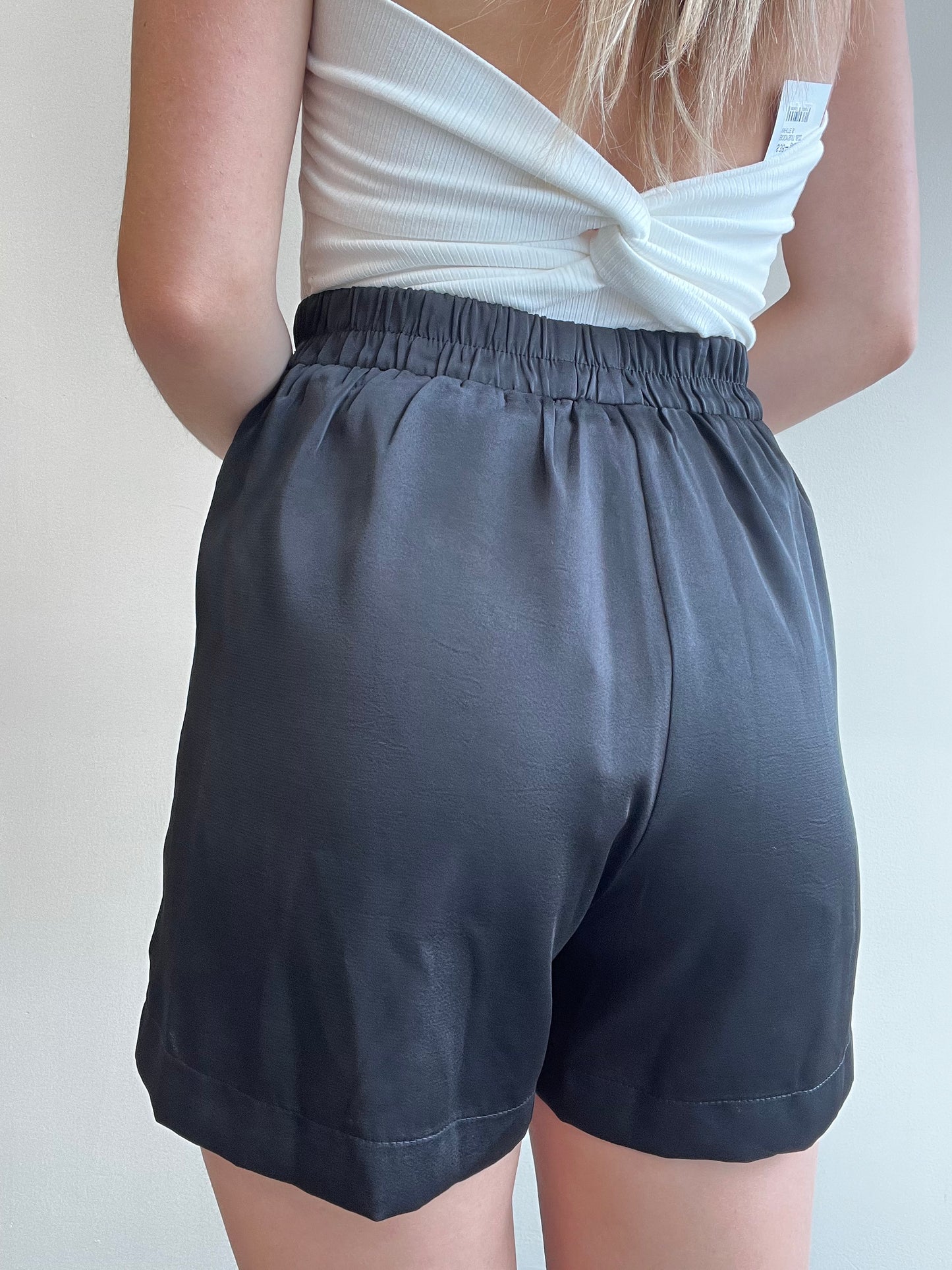SATIN ELASTIC WAIST PLEATED WIDE LEG SHORTS TA2107