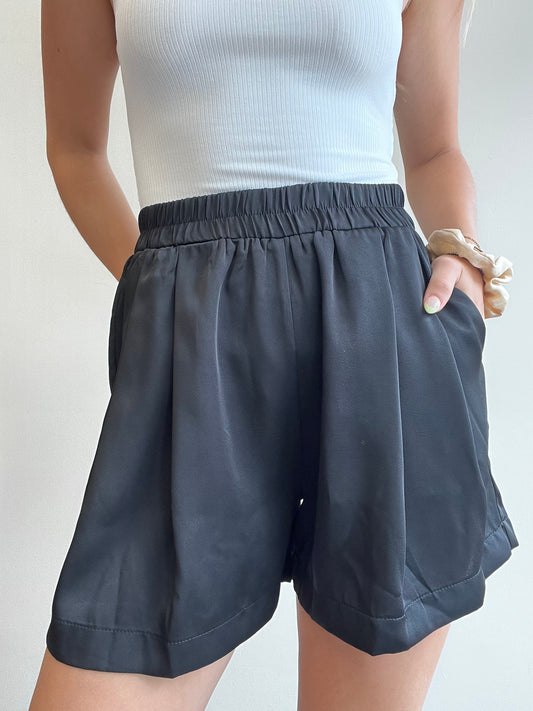 SATIN ELASTIC WAIST PLEATED WIDE LEG SHORTS TA2107
