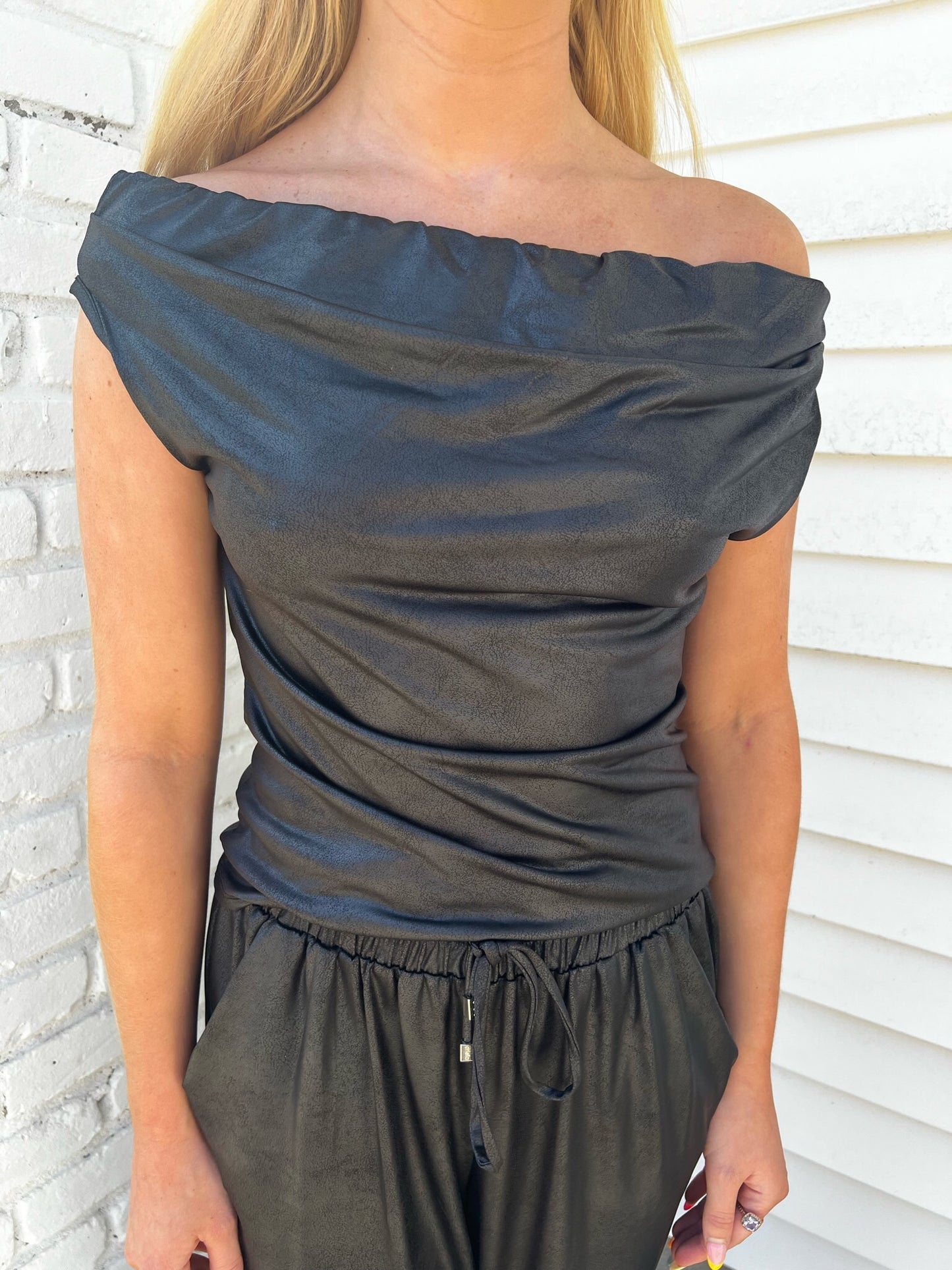 CHLOE OFF SHOULDER TOP