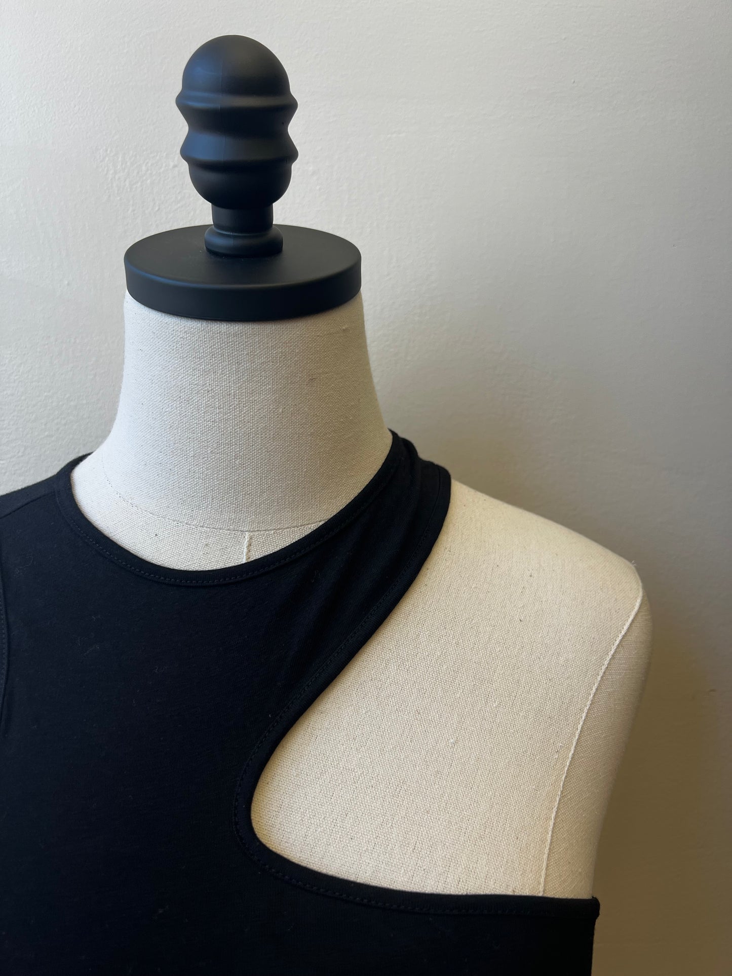 Asymmetric Detail Tank