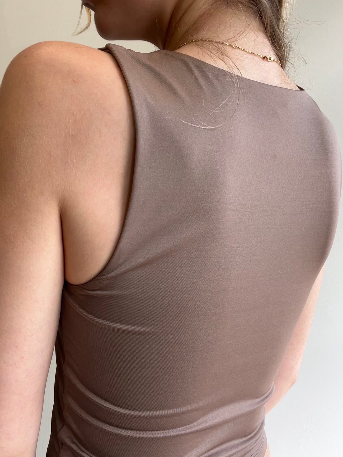 HIGH NECK TANK TOP