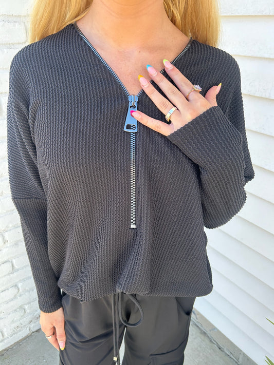 PAULA ZIP TOP