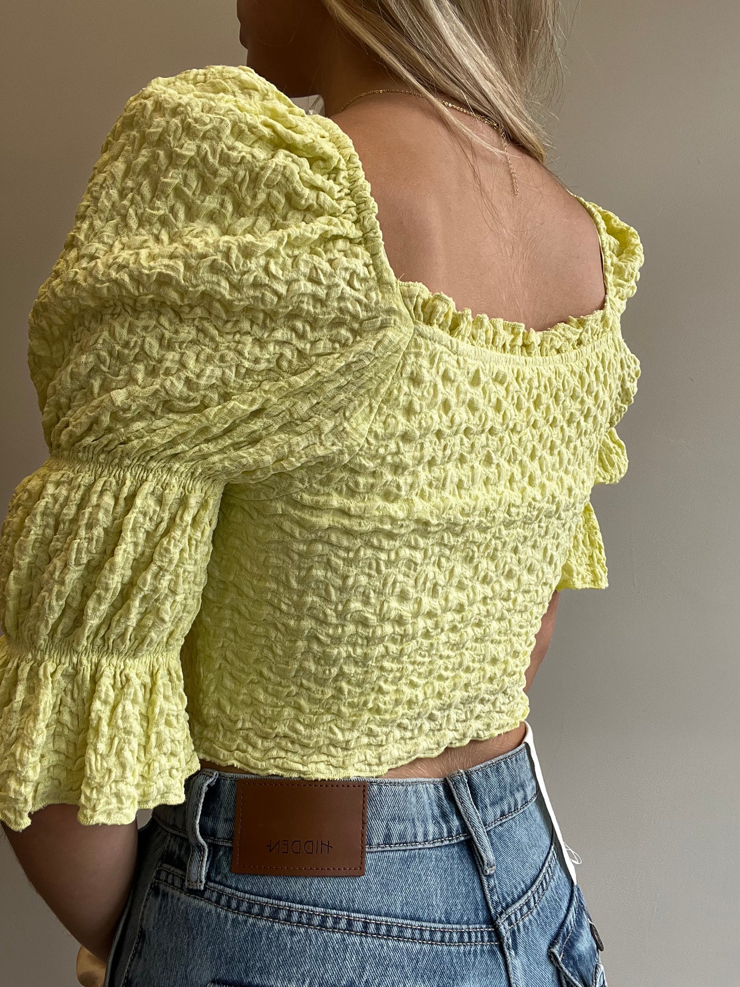 DANI SCOOP NECK CRINKLE TOP