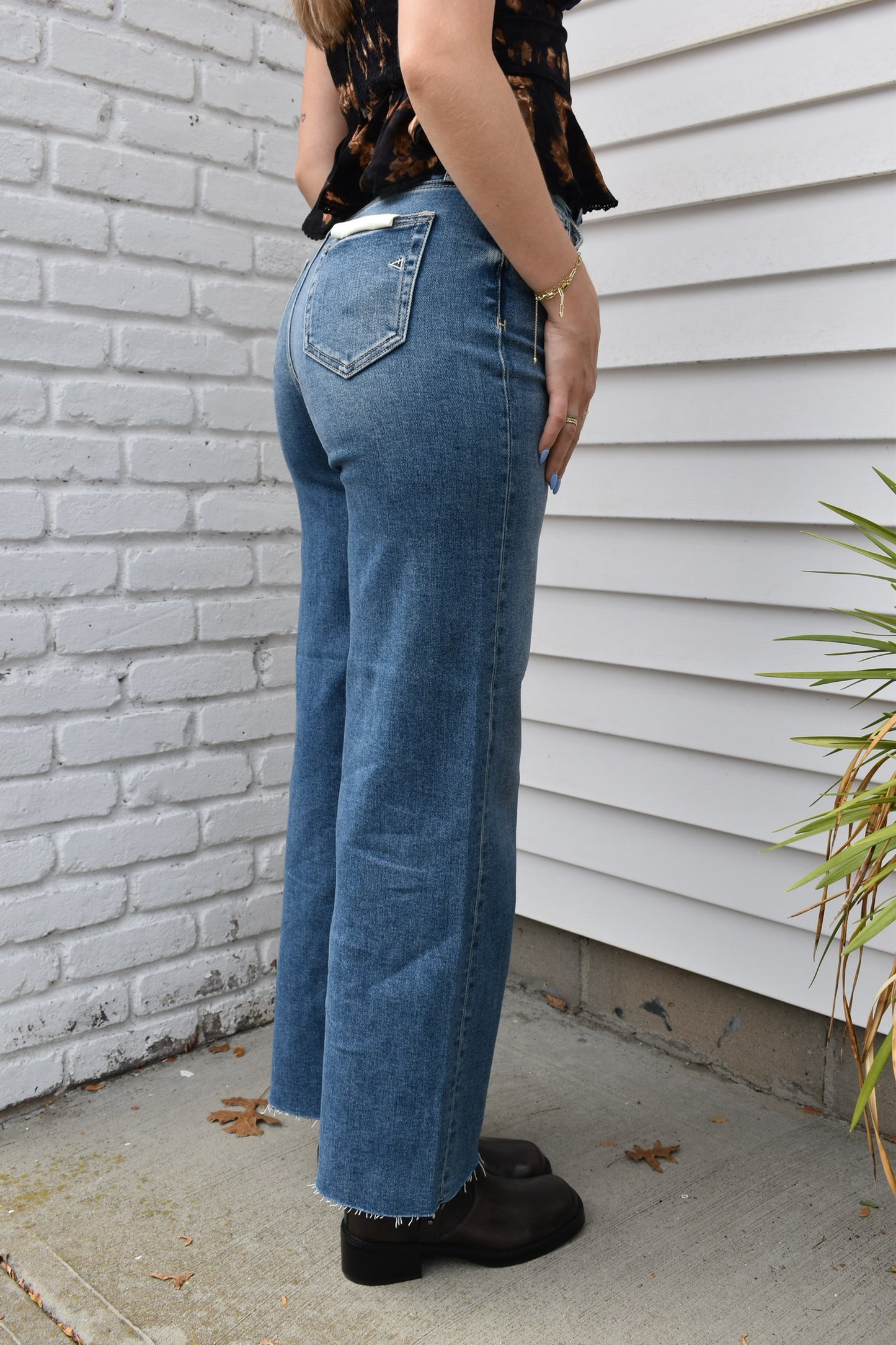 LOGAN HIGH WAIST JEANS
