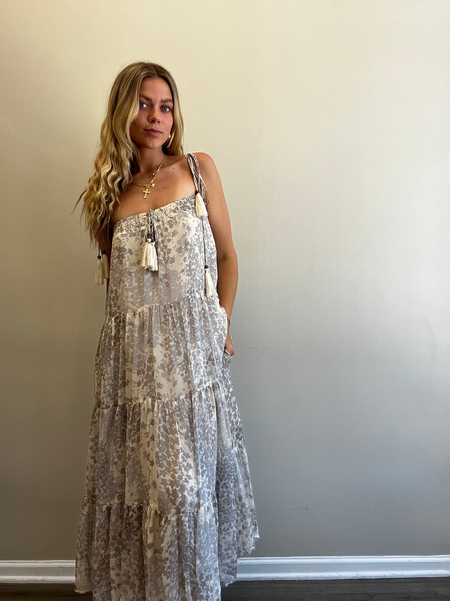 STAR PRINT TASSELED MIDI DRESS