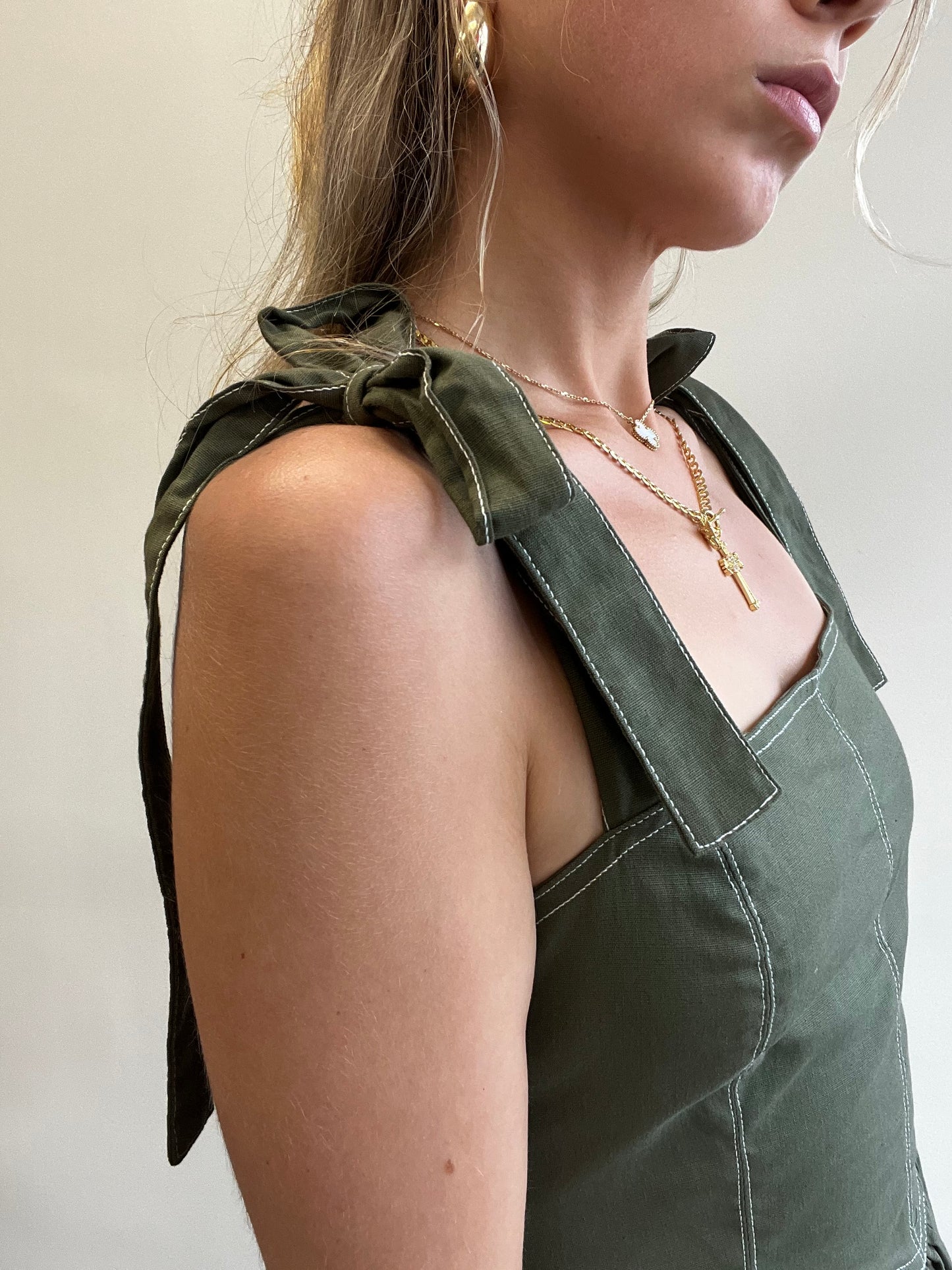 FIERCE POCKETED LINEN SHOULDER TIE MINI DRESS
