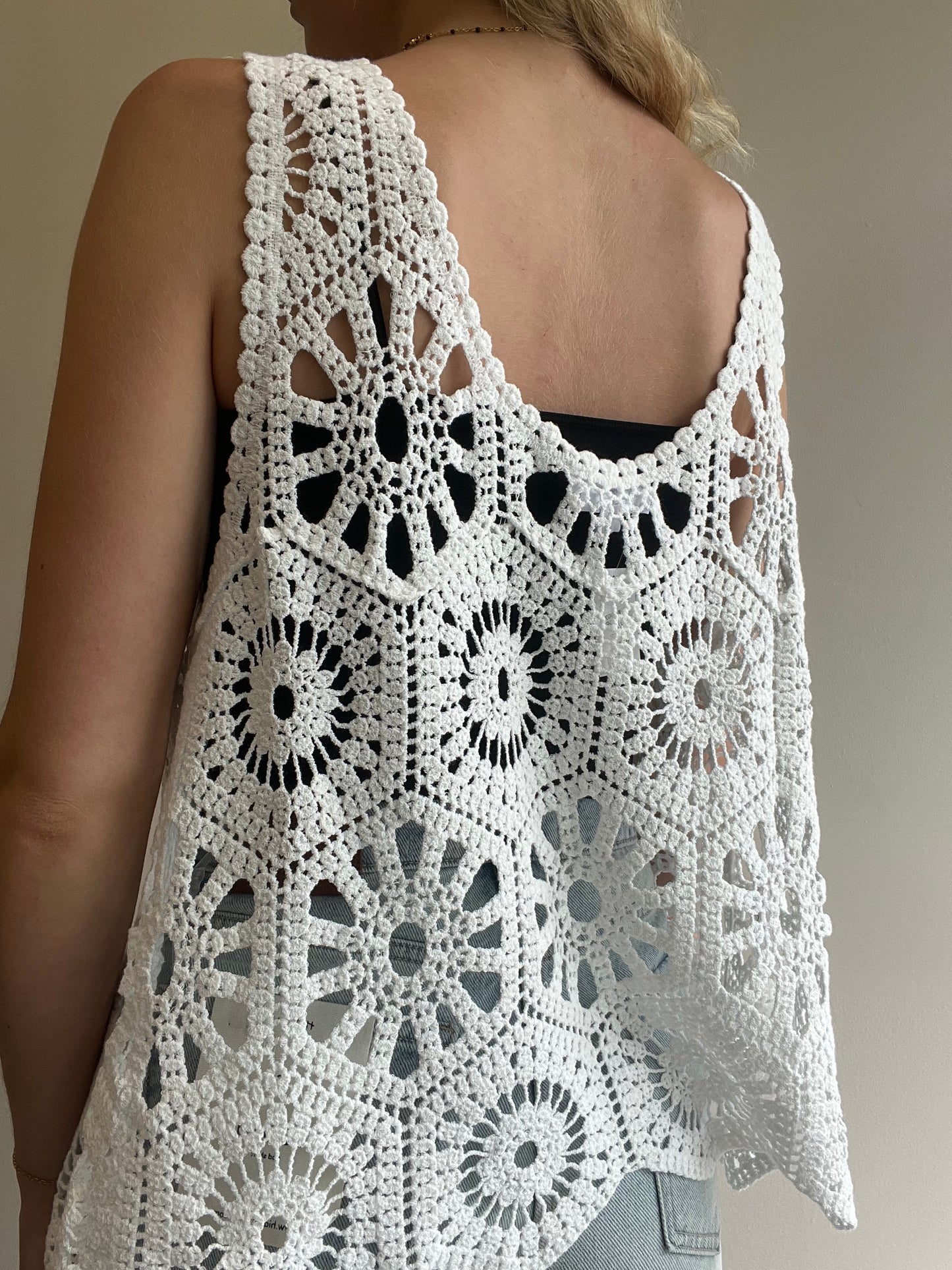 HEXAGON CROCHET SWEATER