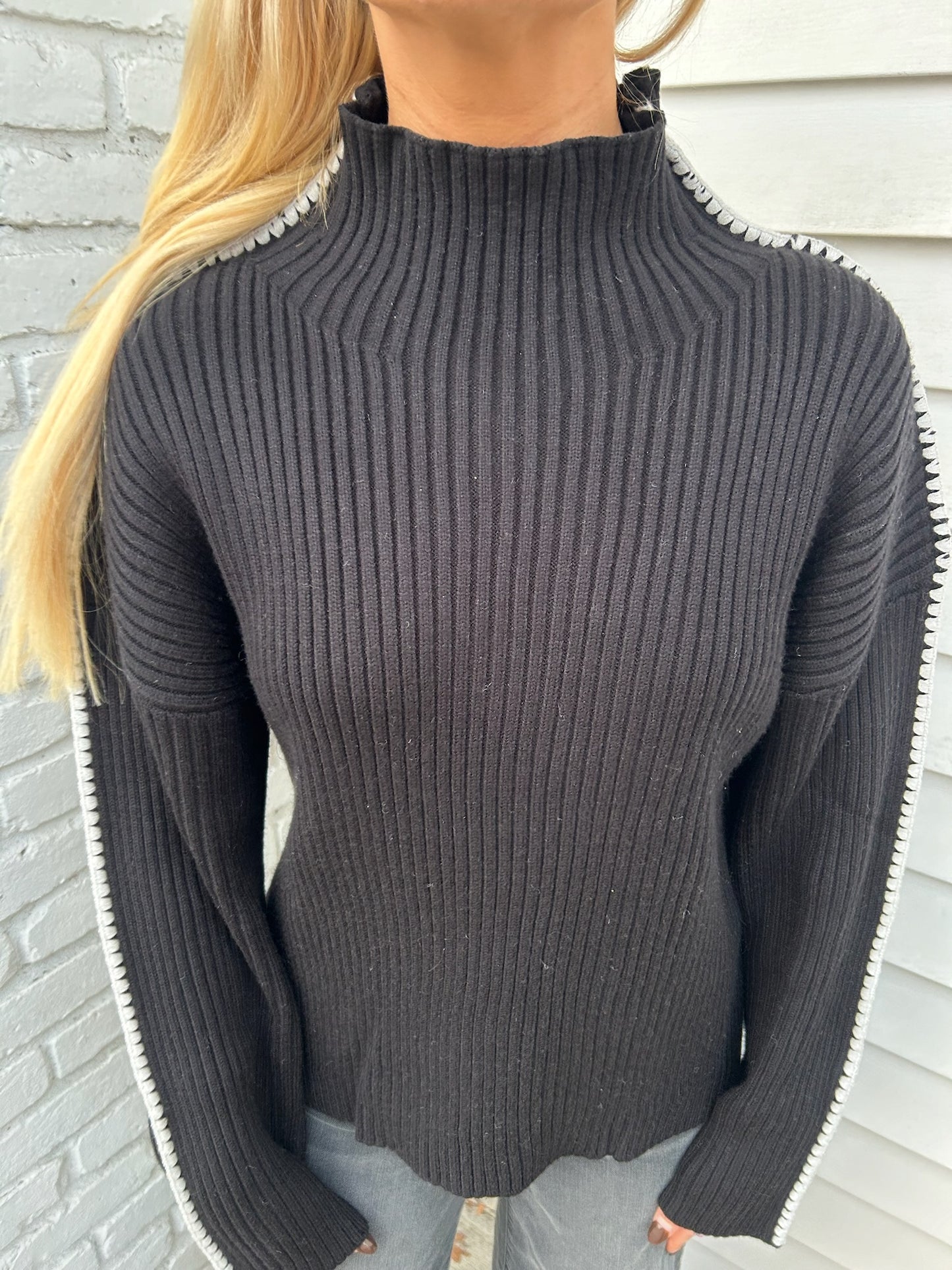STITCH DETAIL SWEATER
