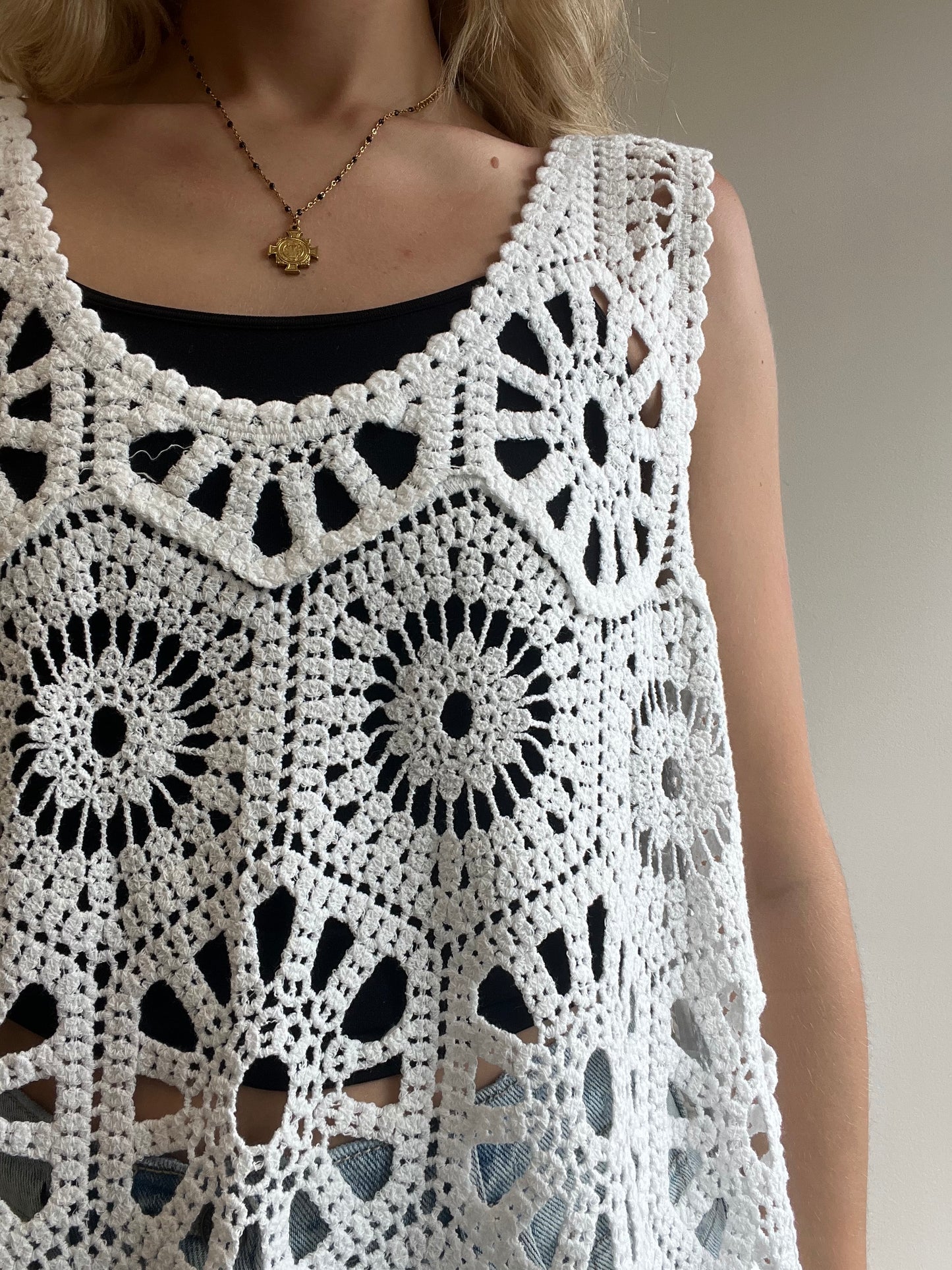 HEXAGON CROCHET SWEATER