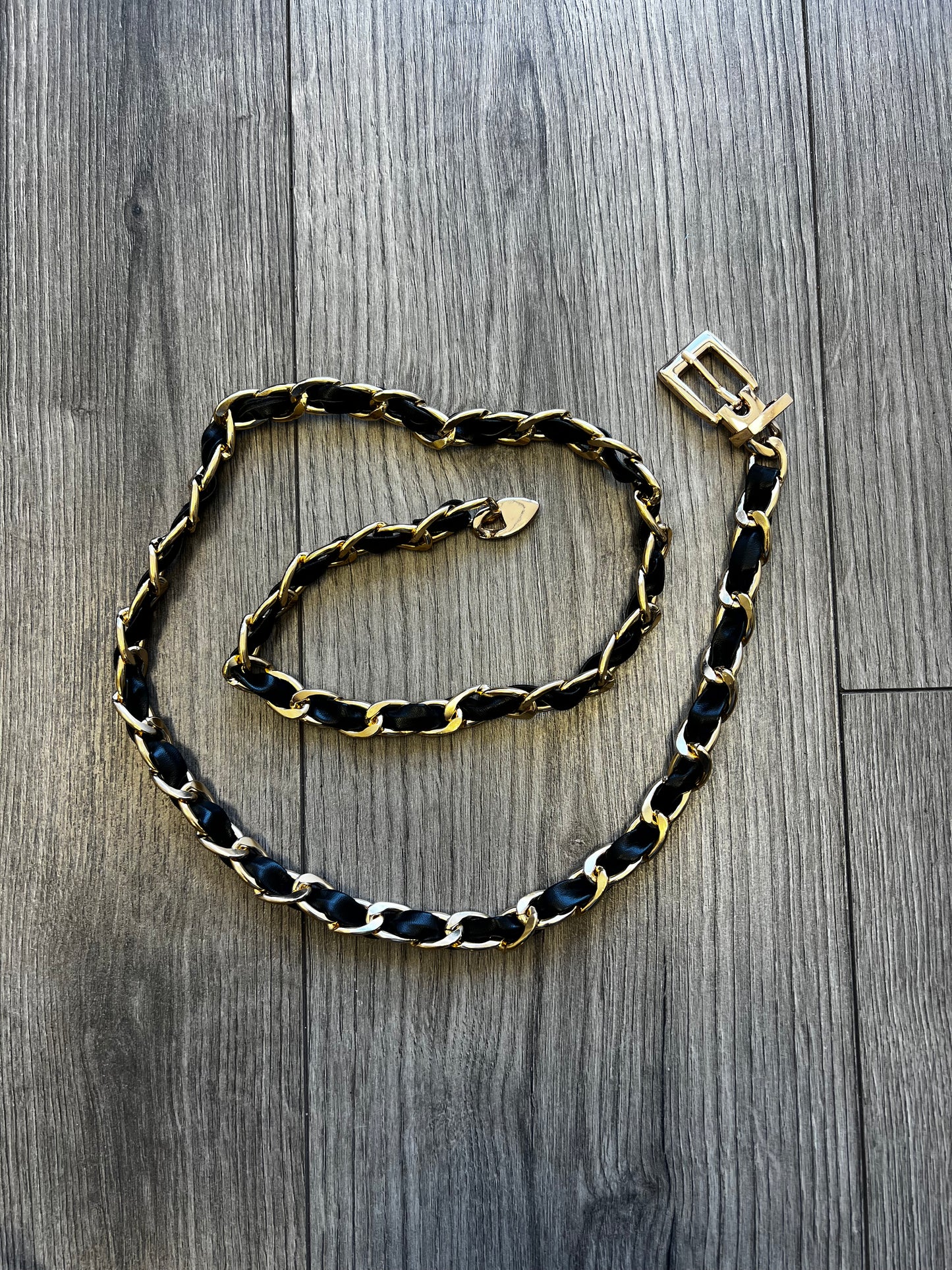 CHAIN/FAUX LEATHER BELT
