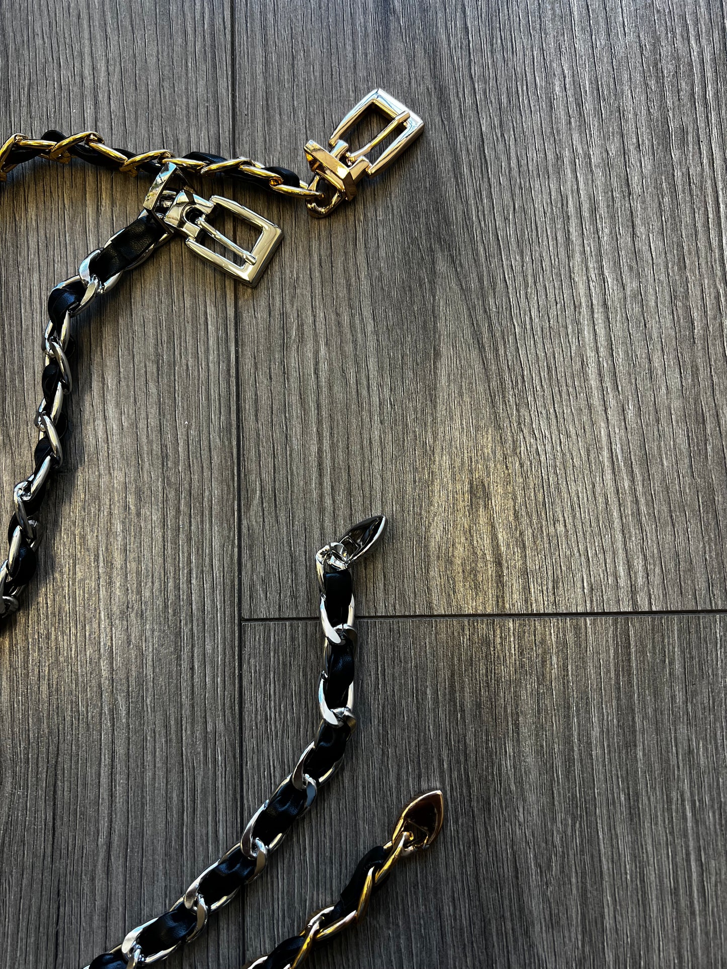 CHAIN/FAUX LEATHER BELT