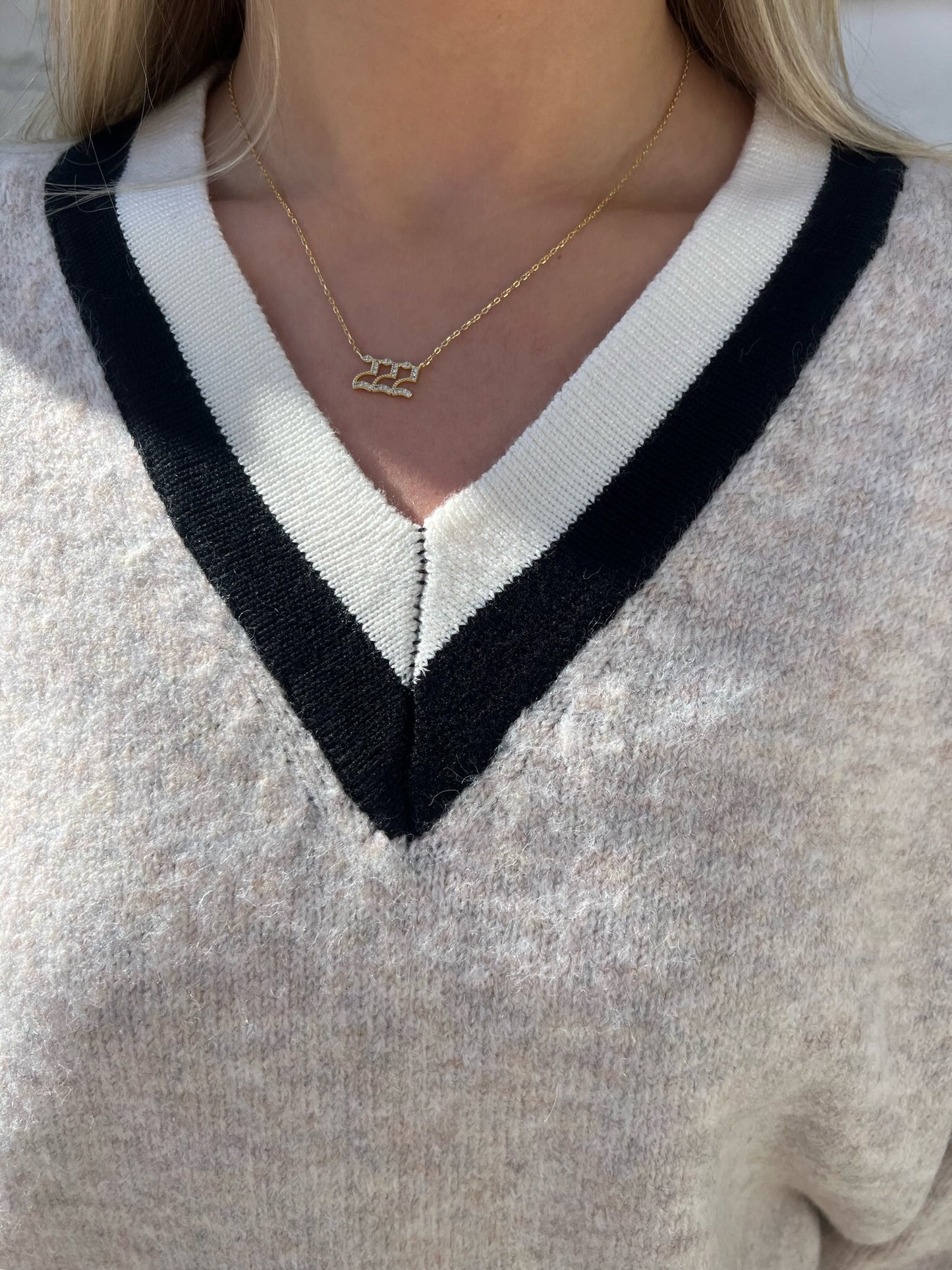 PREPPY SWEATER
