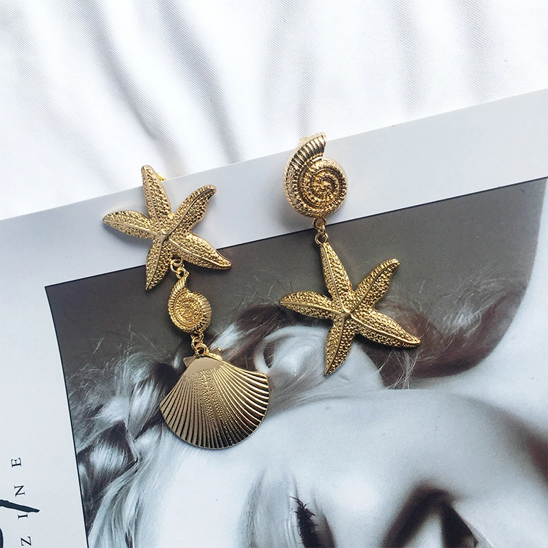 GOLD SHELL EARRINGS