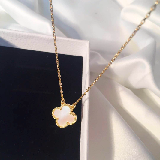 BRANDI CLOVER NECKLACE WHITE