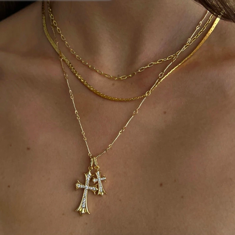 THE GOLD VINTAGE CROSS NECKLACE